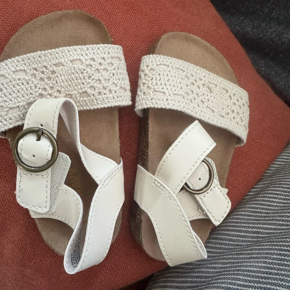 Old Navy Toddler Sandals with White Crochet Straps and Brown Soles